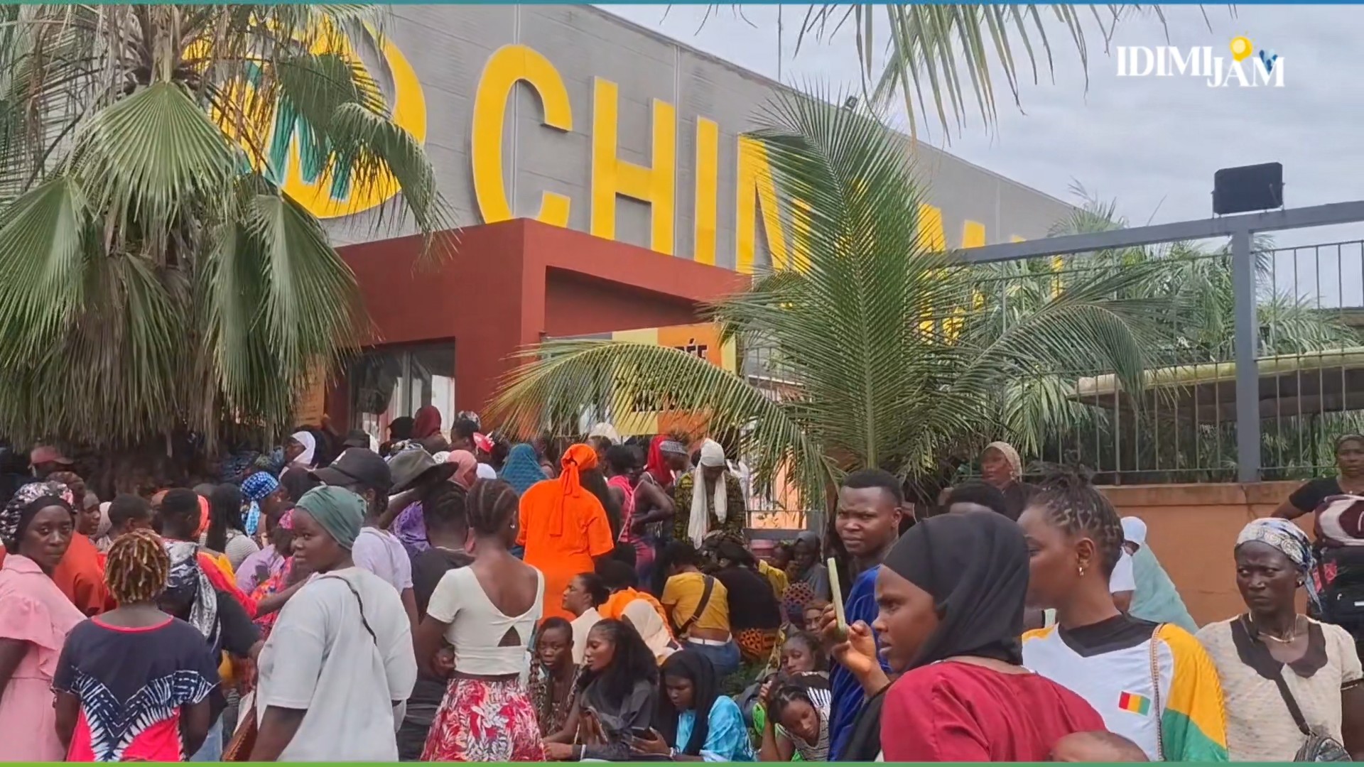 À Conakry, China Mall attire les foules avant son ouverture officielle