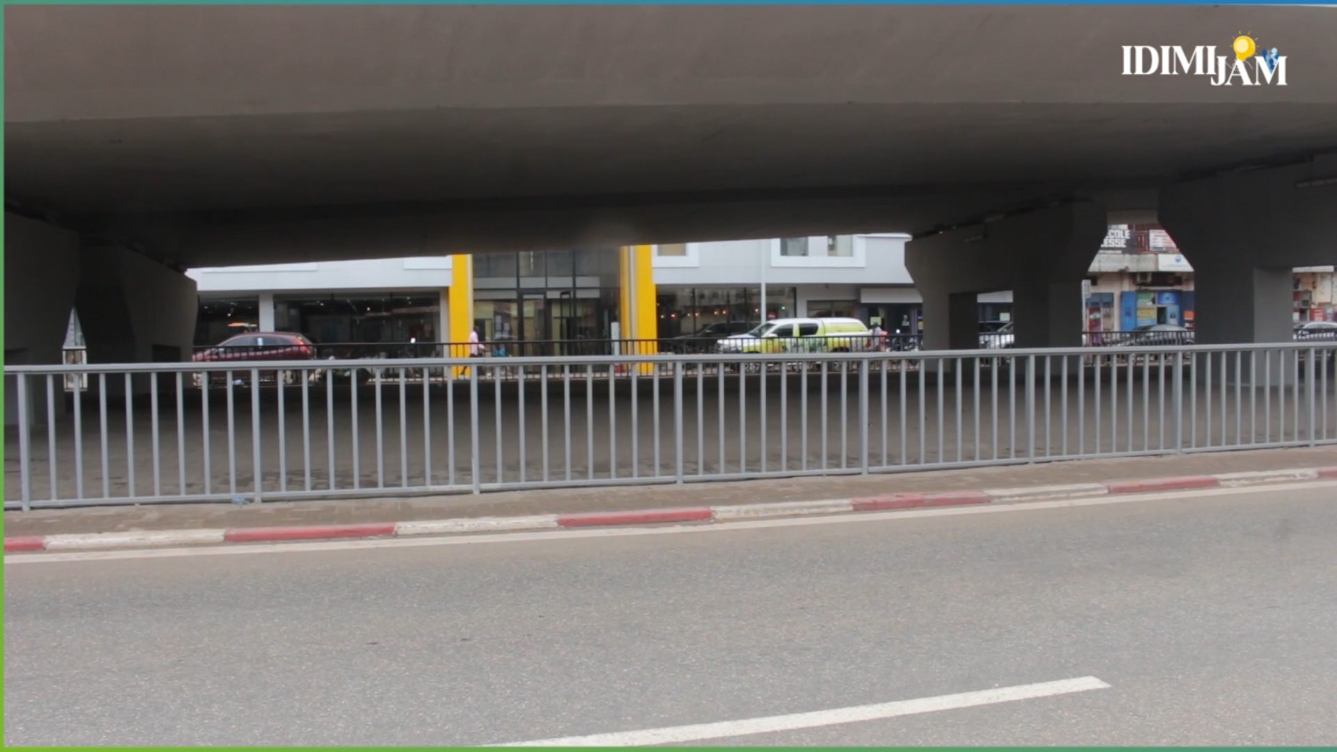 Selon vous, à quoi pourrait servir cet espace sous le pont de Bambéto ?