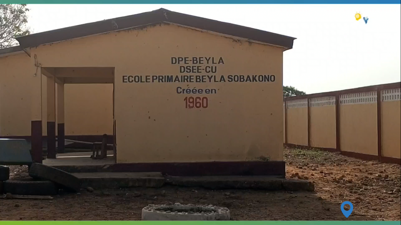 À l’école primaire Beyla Sobakono, le manque criant d’enseignants paralyse l’apprentissage