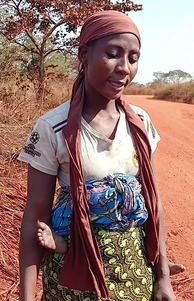 Gaoual : Safiatou Diallo, le combat quotidien d’une exploitante de charbon