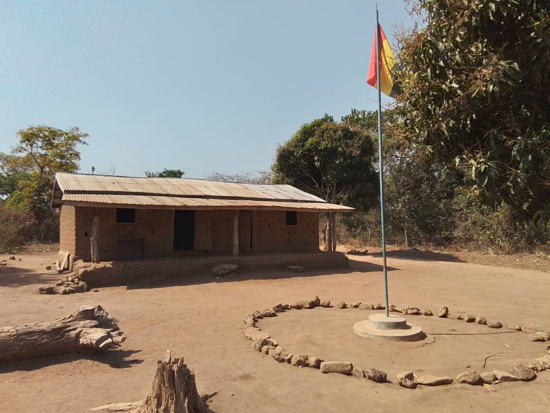 District de Felakoro (Faranah) : la détresse d’une localité en manque de salles de classe adéquates pour la formation des enfants