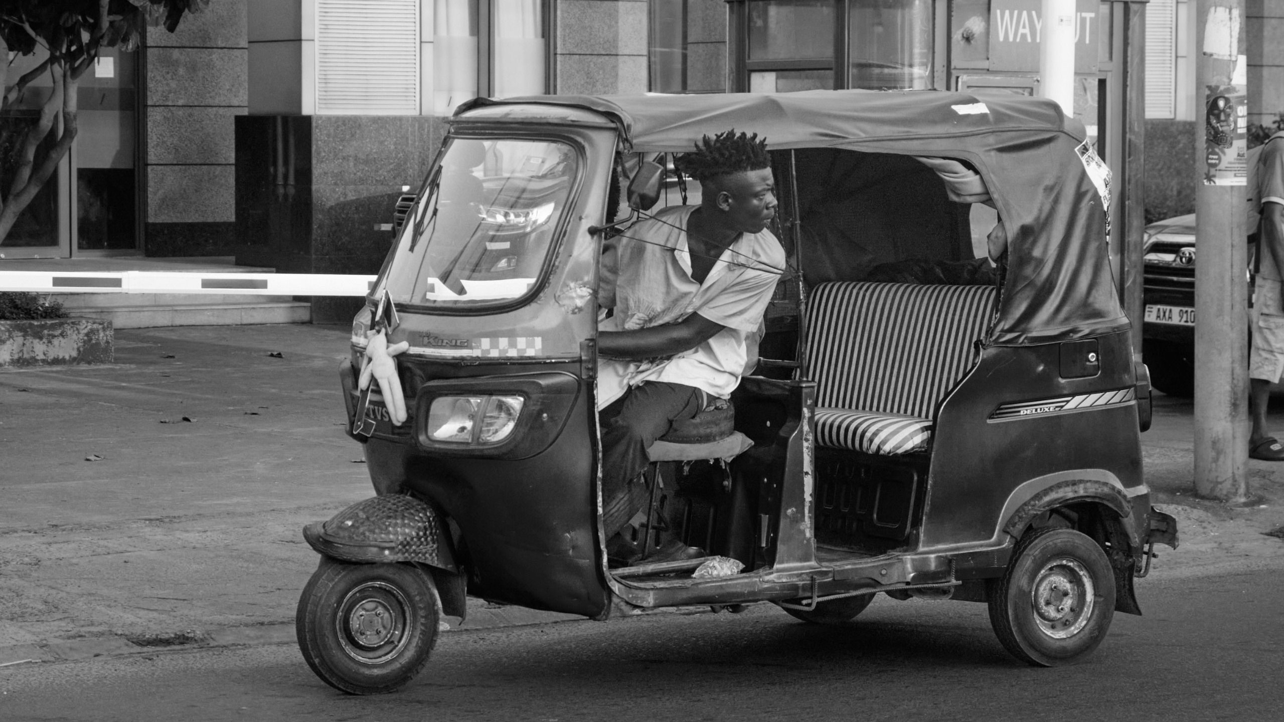 Conakry : ces passagers que les conducteurs de taxi délaissent… 