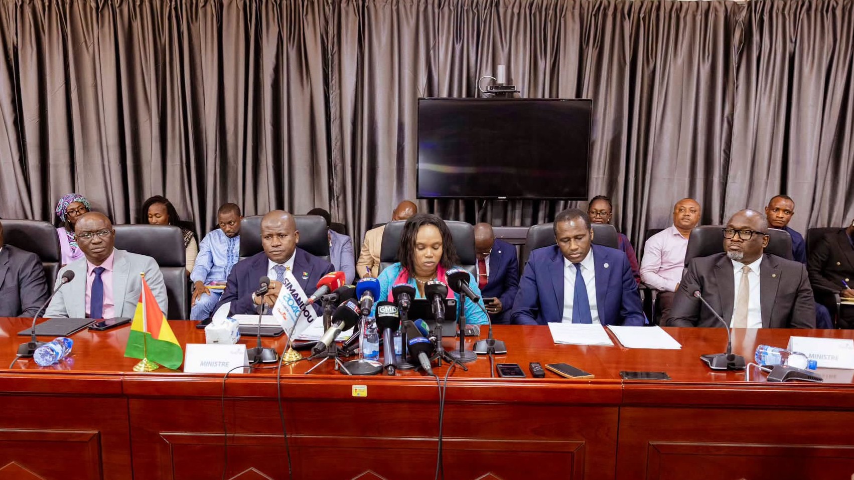 FMI et Simandou : pourquoi la Guinée a-t-elle encore besoin de 425 millions de dollars alors que ses recettes minières devraient augmenter ?
