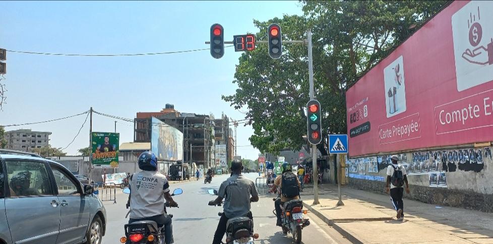 Conakry : le non-respect des feux tricolores, un fléau qui alimente les accidents de la route